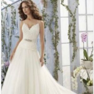 Mori lee unaltered never worn wedding dress!